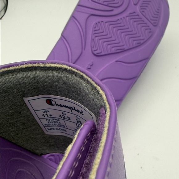 Women’s Champion mega V berry purple slides sandals sz 11 NWOT - Picture 7 of 7